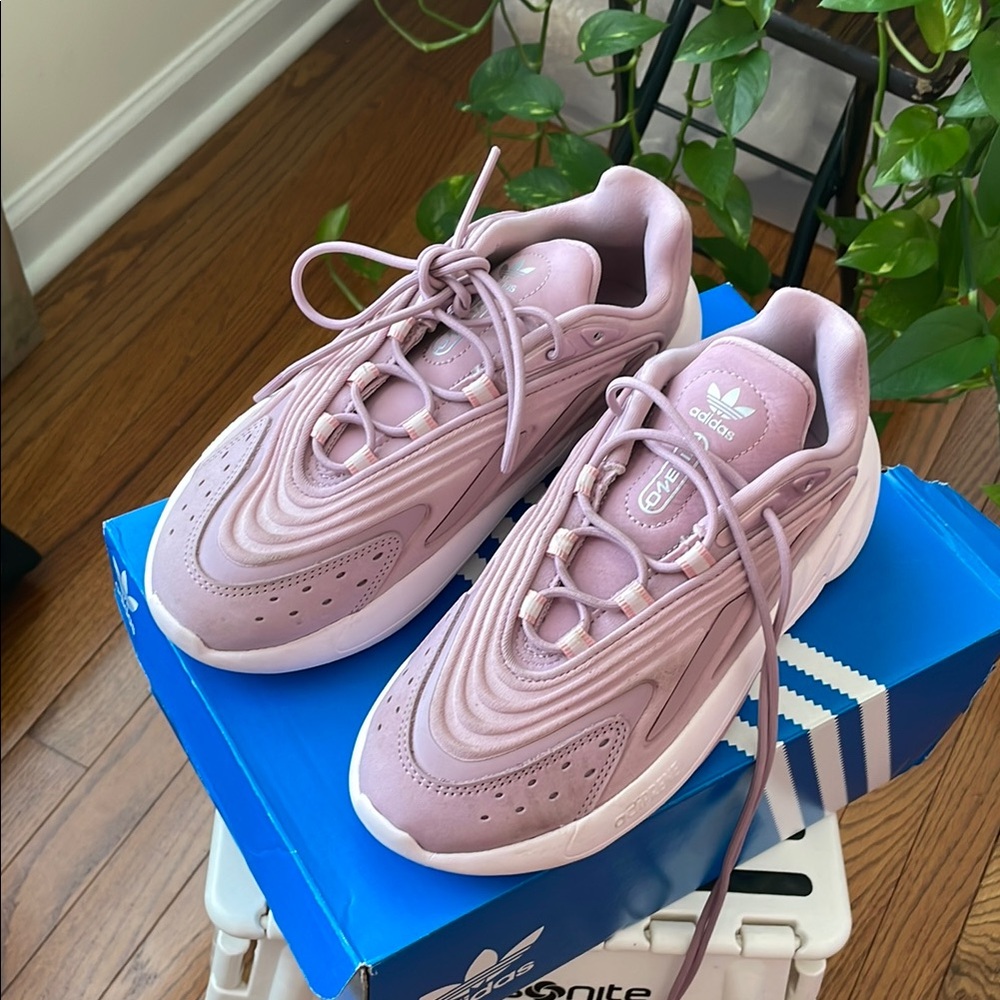Adidas Ozelia Sneakers